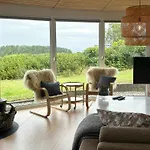 Сasa de vacaciones With Panoramic Views On Helgenaes Knebel